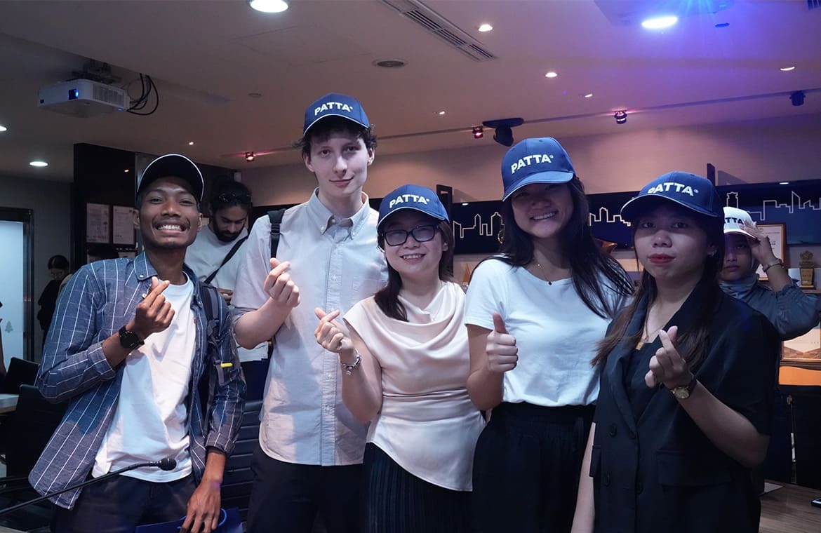  Opportunities for Students & Graduates